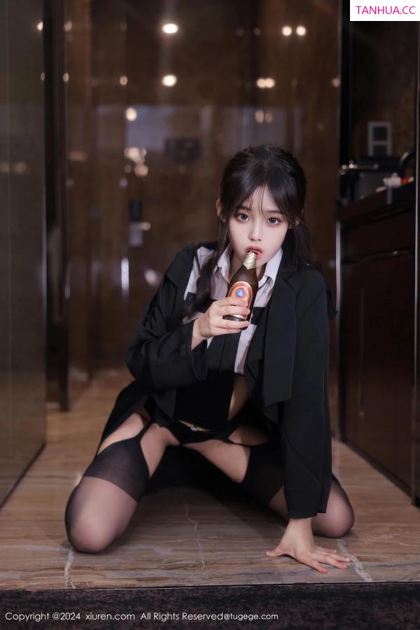   [XiuRen]高清写真图 2024.03.21 No.8265 王心悦 美腿黑丝第8张图片